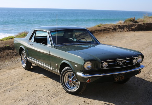 1966 mustang GT retro auto motor usa https://bringatrailer.com/listing/1966-ford-mustang-28/