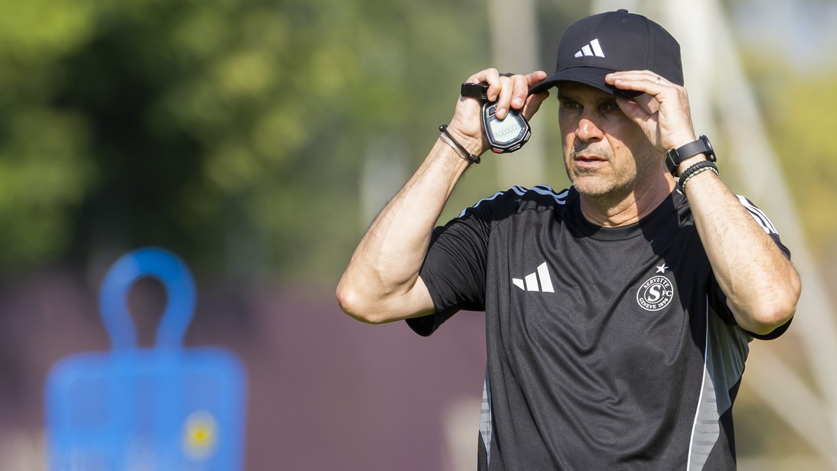 epa12294907 The new coach of the Servette FC, French Jocelyn Gourvennec, waits his players, during a Servette FC training session, at the Stade de Balexert stadium, in Geneva, Switzerland, 12, August  ...