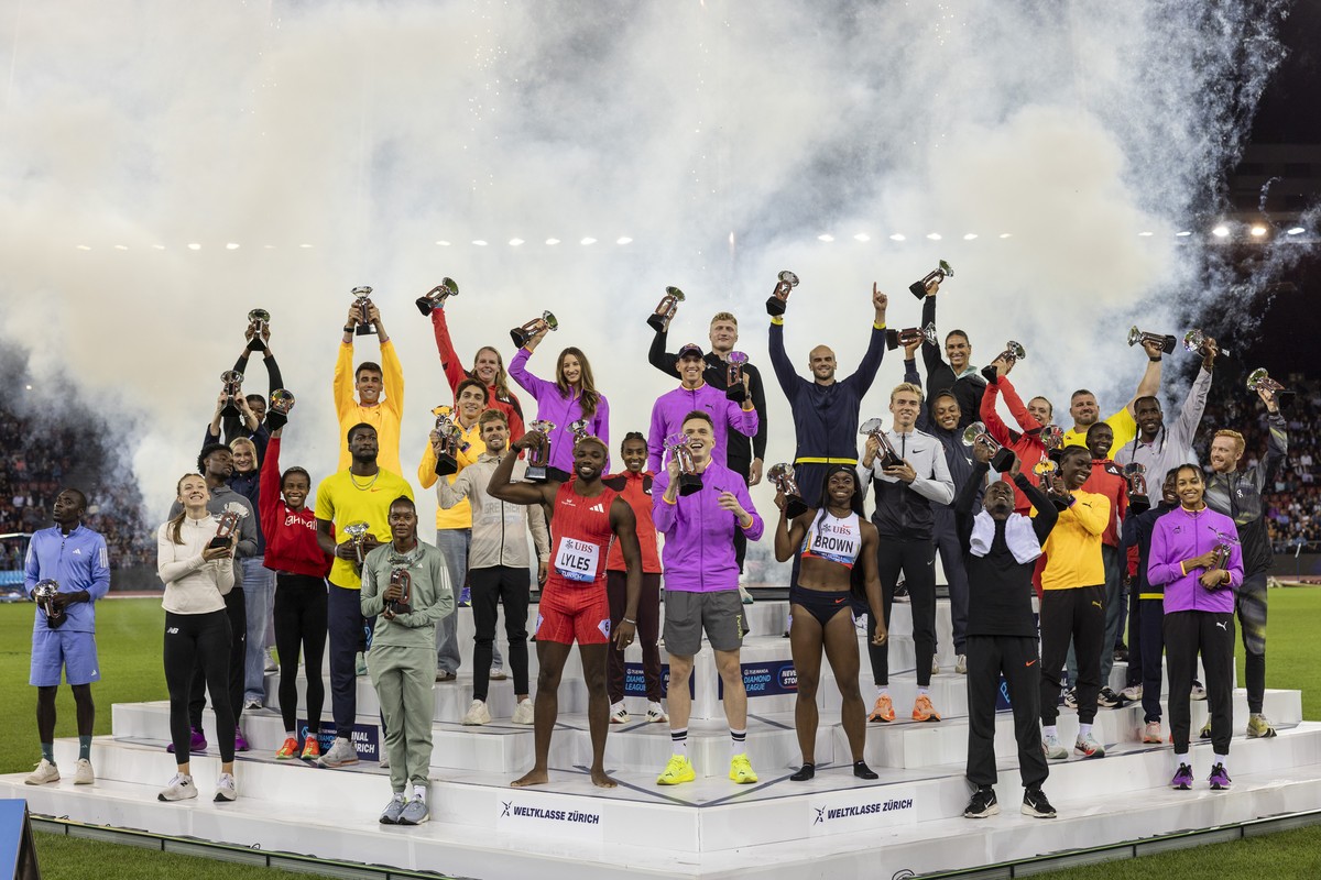 KEYPIX - The winners of their disciplines celebrates with their the Diamond trophies at the conclusion of the World Athletics Diamond League final 2025 Weltklasse Zurich athletics meeting at the Letzi ...