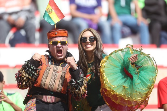 epaselect epa11988335 Fans of Bolivia reacts during a CONMEBOL FIFA World Cup 2026 qualifier soccer match between Bolivia and Uruguay at the El Alto stadium in El Alto city, Bolivia, 25 March 2025. EP ...