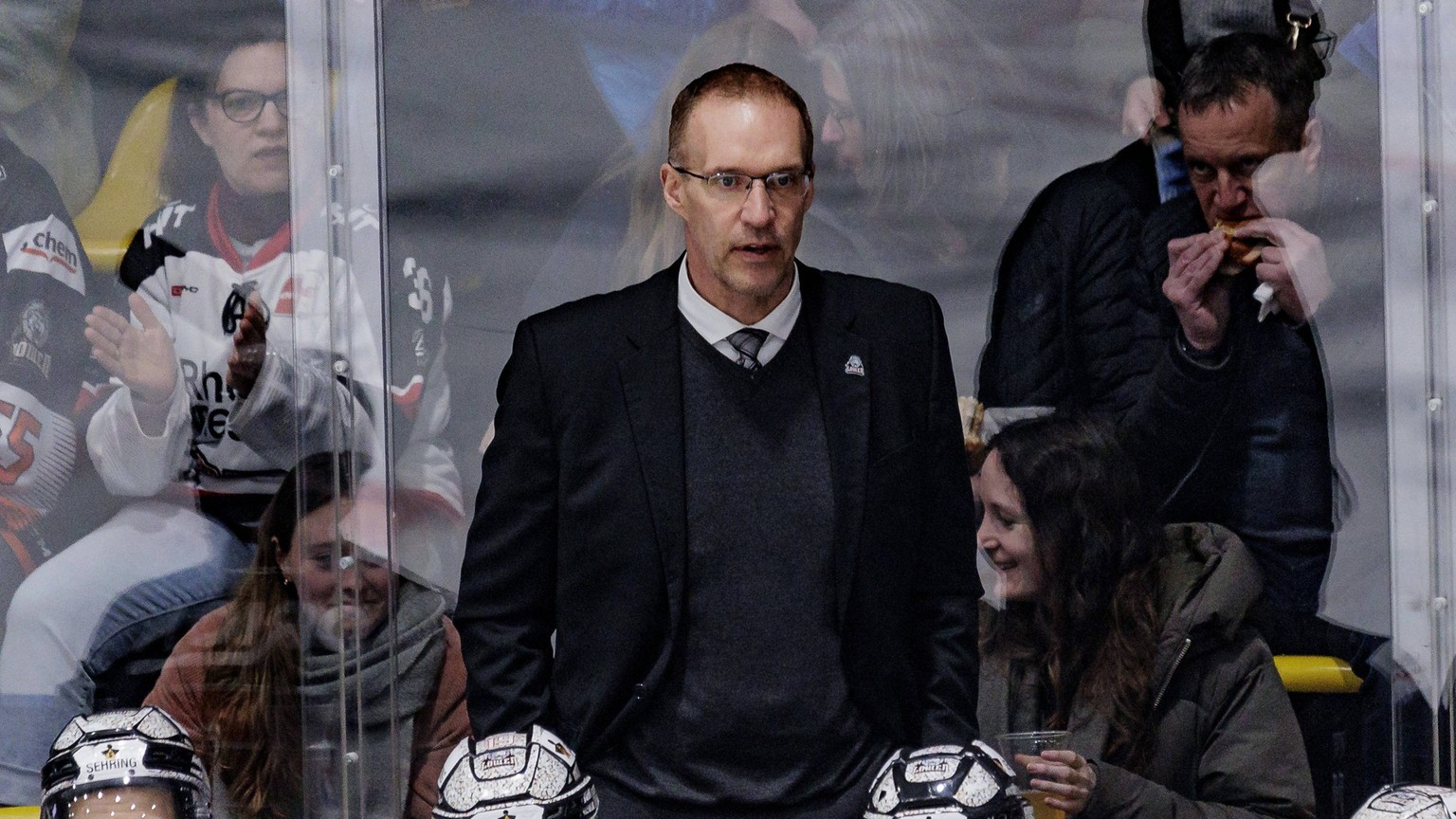 PENNY DEL: Löwen Frankfurt - Kölner Haie, Eissporthalle Frankfurt, 28.02.2023 Gerry Fleming Headcoach Löwen Frankfurt, Löwen Frankfurt - Kölner Haie, Frankfurt, Eissporthalle, 28.2.2023 *** PENNY DEL  ...