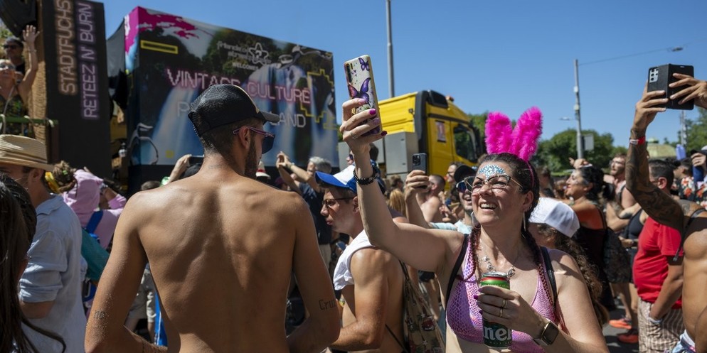 An der Street Parade 2024 wurden viele Handys geklaut. (Symbolbild)