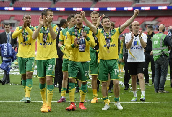 Football - Norwich City v Middlesbrough - Sky Bet Football League Championship Play-Off Final - Wembley Stadium - 25/5/15
Norwich City&#039;s Gary O&#039;Neil, Martin Olsson and Wes Hoolahan celebrat ...