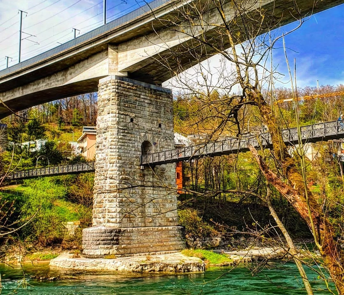 Eisenbahnbrücke Brugg Hängebrücke Fussgängerbrücke Aarehängesteg Rauszeit