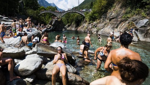 Will the coming heat wave match the records of the hot summers of 2003 and 2015?  It beats 41.5 degrees, which were measured on August 11, 2003 in Grono in Misox, Graubünden, and on the ...