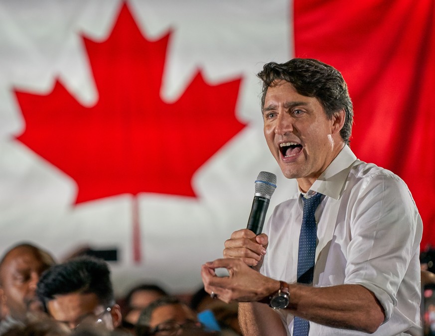 epaselect epa07928995 Canadian Prime Minister and Liberal Party leader Justin Trudeau addresses his supporters at a campaign rally in Montreal, Quebec, Canada, 17 October 2019. Canadians will vote in  ...