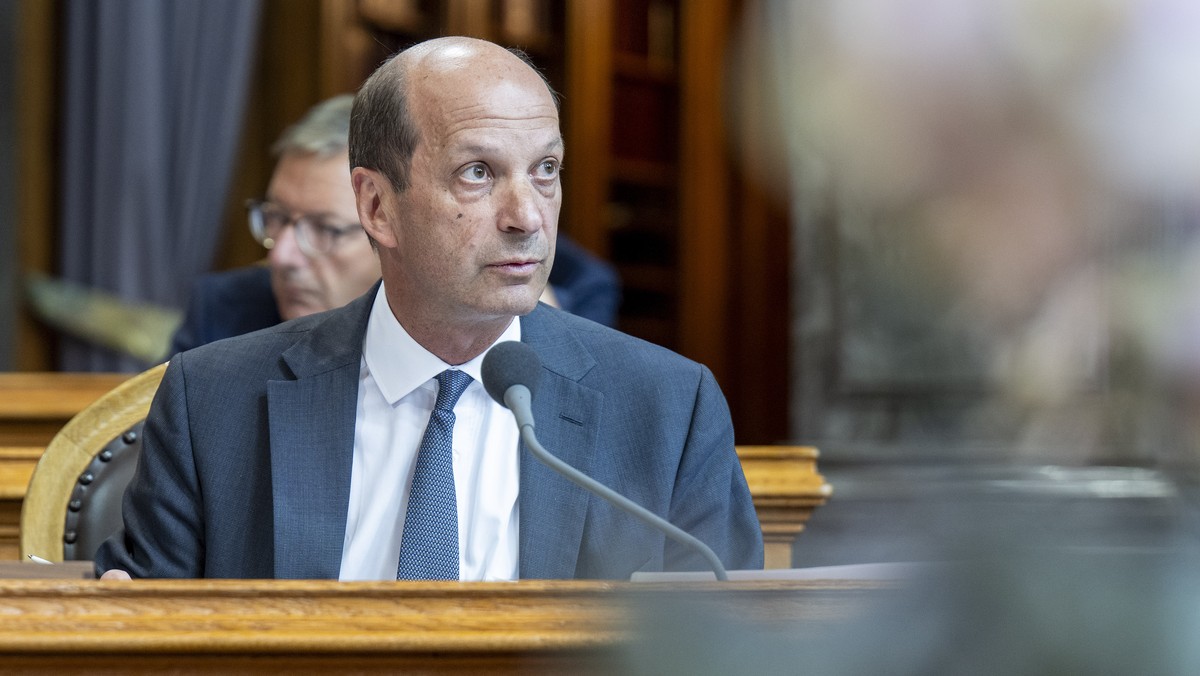 Staenderat Beat Rieder, Mitte-VS, spricht an der Sondersession zur Soforthilfe fuer das Bergsturzgebiet in Blatten an der Sommersession der Eidgenoessischen Raete, am Dienstag, 10. Juni 2025, in Bern. ...