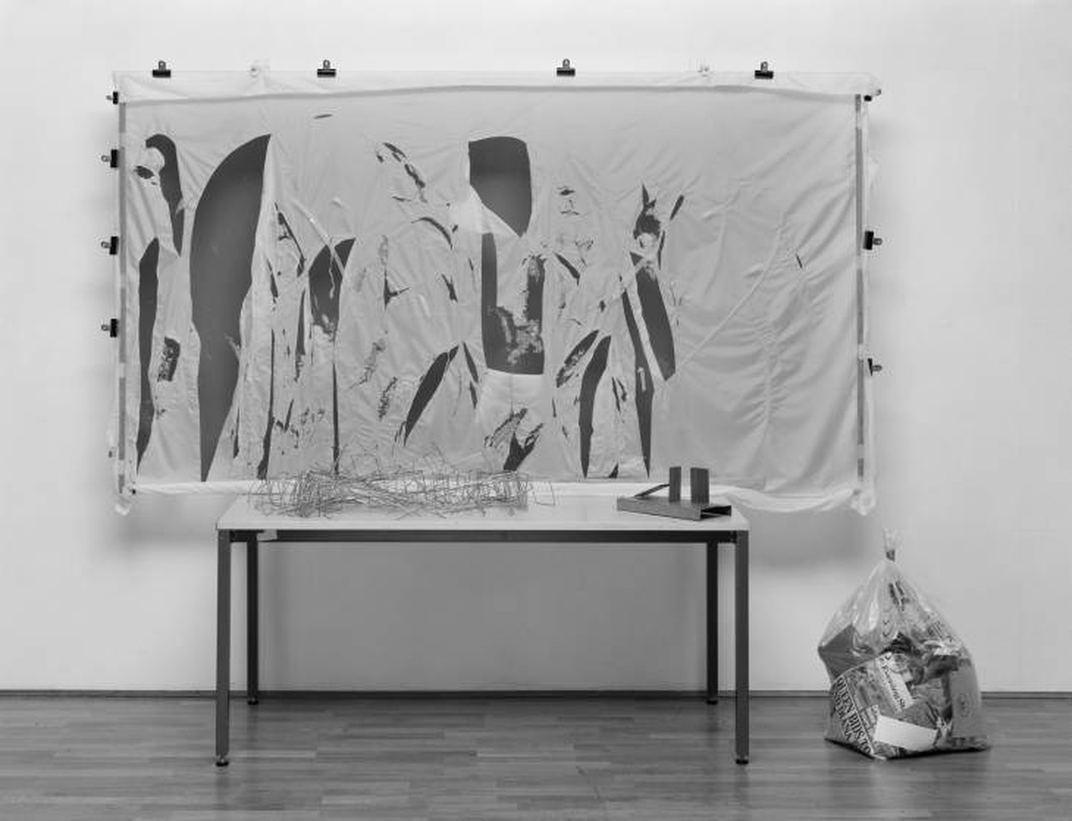 Gustav Metzger: «Recreation of First Public Demonstration of Auto-Destructive Art»