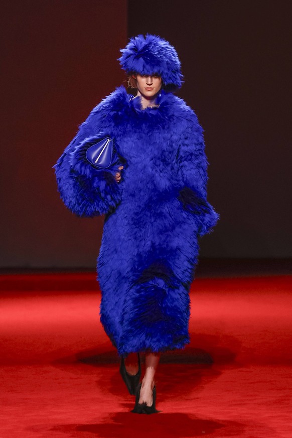 Bottega Veneta Fashion Show Ready to Wear Collection Fall Winter 2026 2027 at Milan Fashion Week MLFW, on February 28th, 2026 Bottega Veneta Fashion Show Ready to Wear Collection Fall Winter 2026 2027 ...