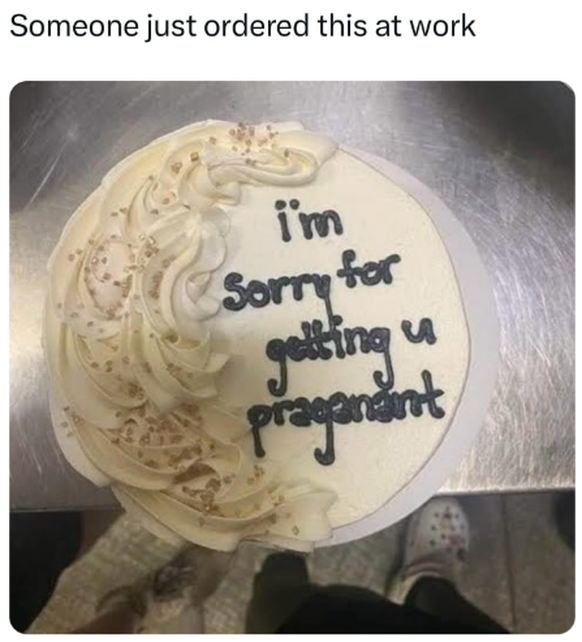 Fail Tuesday: Maternity cake with typo
