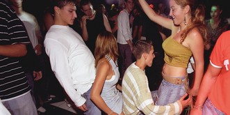 «Voll zwischen die Beine» – «Habe ich schon x-mal erlebt» – «Man hat sich daran gewöhnt»: Wie Frauen im Ausgang sexuell belästigt werden