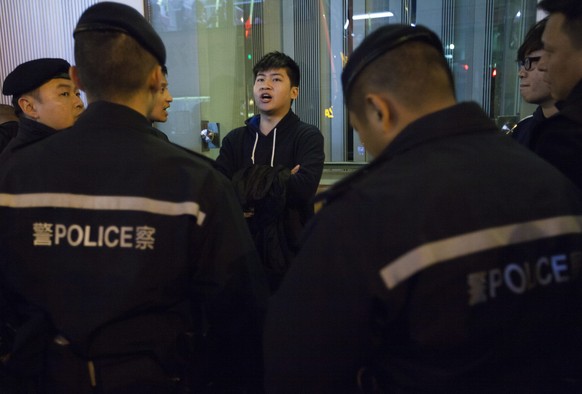 Befragung eines jungen Hongkongers am Dienstagabend.