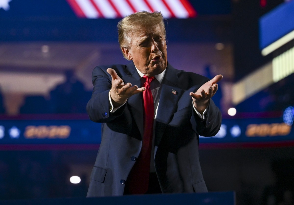 epa13230706 US President Donald Trump speaks on the second day of the Midterm Republican National Convention (RNC) at the American Airlines Center in Dallas, Texas, USA, 10 September 2026. The two-day ...