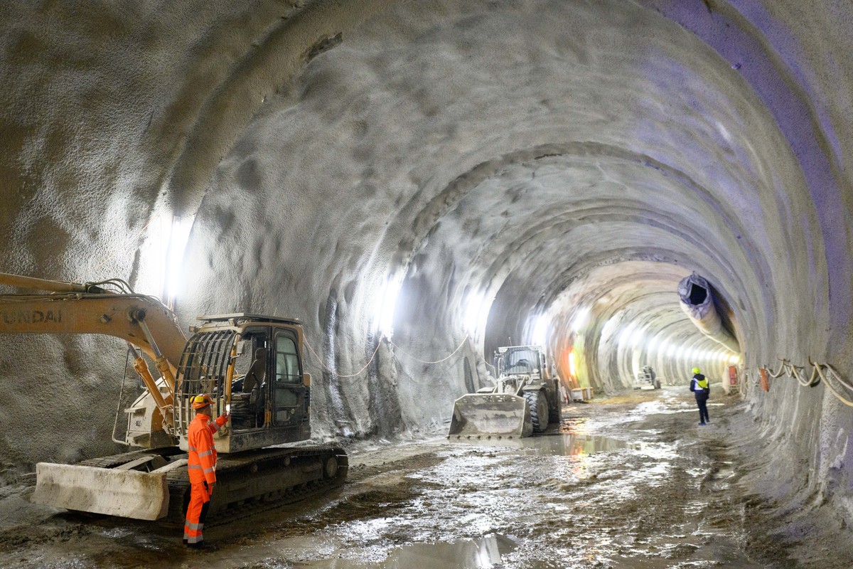 Le percement du tunnel des Evouettes a été très complexe.