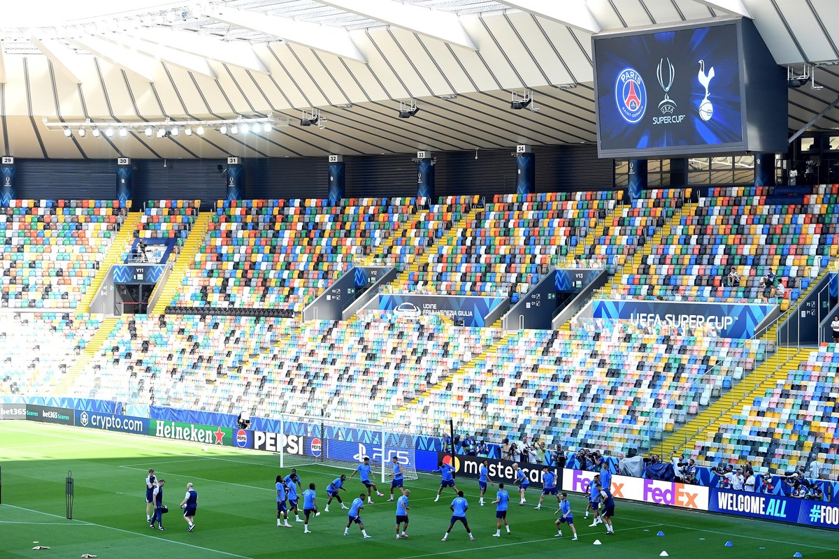 UDINE, ITALY - AUGUST 12: A general view during a Tottenham Hotspur training session ahead of the UEFA Super Cup 2025 Final between Paris Saint-Germain and Tottenham Hotspur at Friuli Stadium on Augus ...
