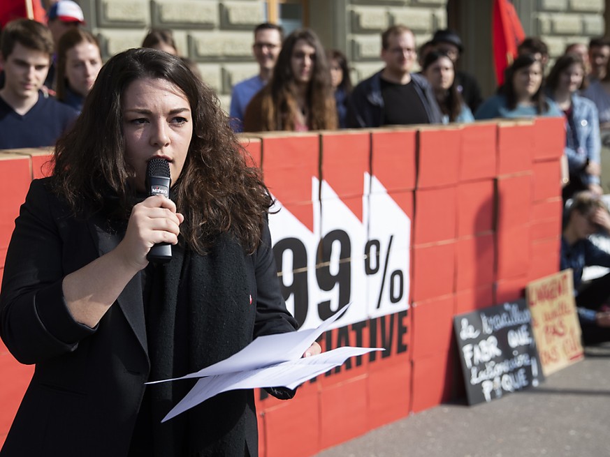 Entschiedene und laute Stimme der Juso geht: Tamara Funiciello - hier bei der Einreichung der 99-Prozent-Initiative - ritt als Präsidentin der Jungpartei im August zurück.