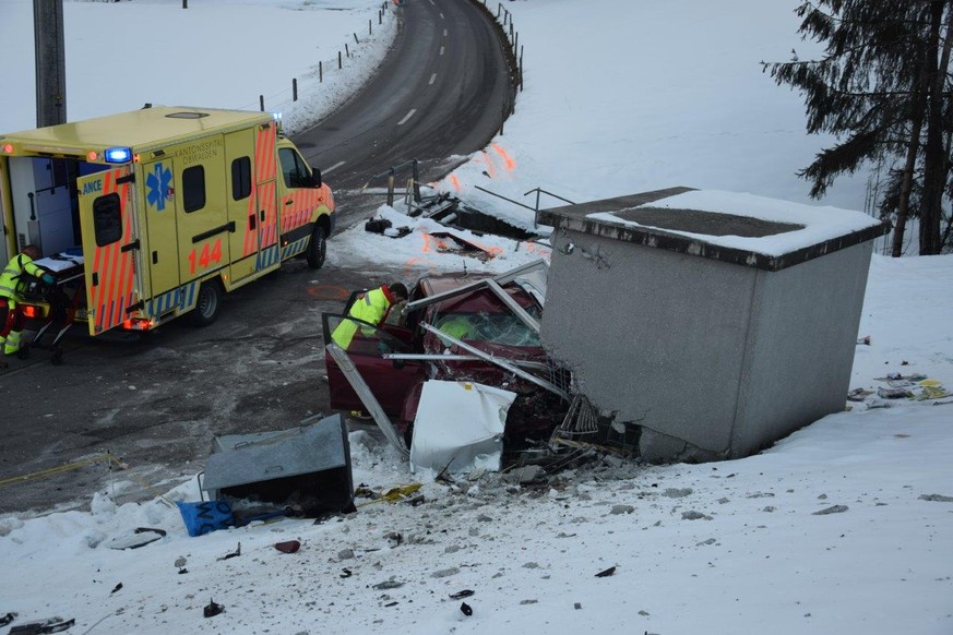auf der Glauben-
bergstrasse talwärts Richtung Stalden. Höhe Stockenmatt (Bild: Kapo Obwalden)