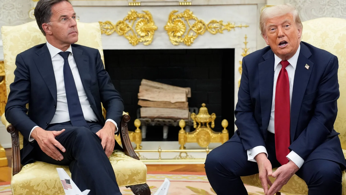 Nato-Generalsekretär Mark Rutte (l.) neben Donald Trump im Oval Office (Archivbild): Im Juli erreichten sie die Einigung, dass Nato-Partner Waffen für Kiew in den USA kaufen können.