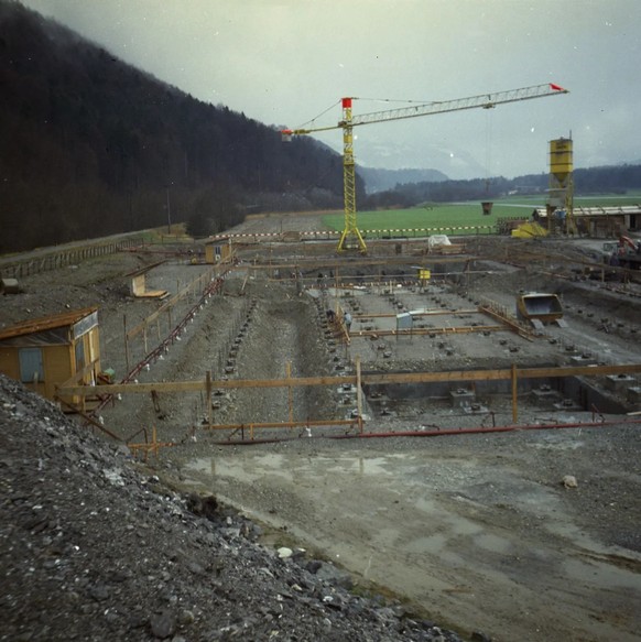 Erst 1978 klärt sich die Lage in Obwalden: Bau der ARA Sarneraatal in Alpnach.
https://query.staatsarchiv.ow.ch/detail.aspx?ID=410692