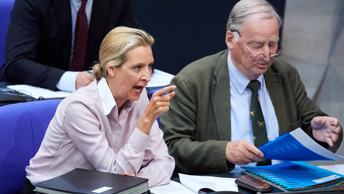 epa06741367 The co-chairpersons of the right-wing populist 'Alternative for Germany' (AfD) party's parliamentary group, Alexander Garland (R) and Alice Weidel (L) react to a speech duri ...