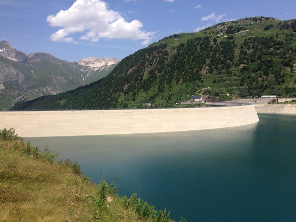 Die Staumauer des Lago di Lei.