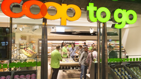 Saft für unterwegs: Der erste «Coop to go» öffnete letzten Sommer.