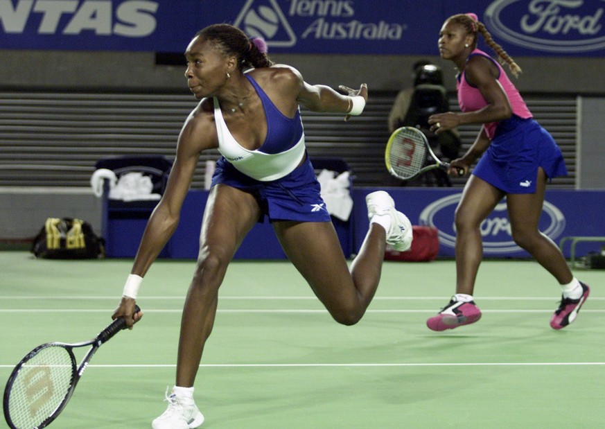 Hingis bodigt in Melbourne erst Serena Williams und macht dann Kleinholz aus Venus