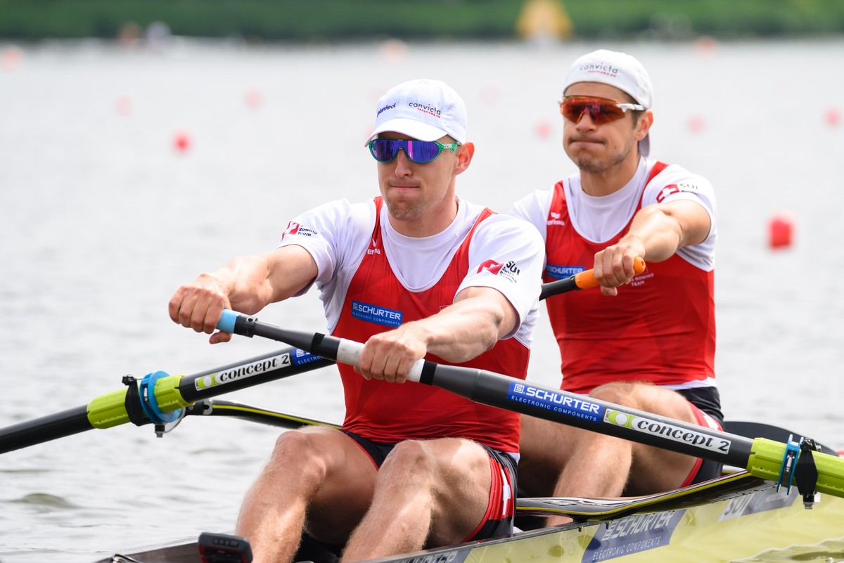 epa11409747 Roman Roeoesli and Andrin Gulich of Switzerland in action during the Men���s double sculls heat race of the Rowing World Cup in Poznan, Poland, 14 June 2024. EPA/Jakub Kaczmarczyk POLAND O ...