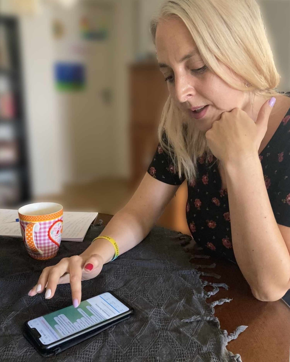 Karin Gerber échange régulièrement via Telegram avec les personnes qu'elle a rencontrées.