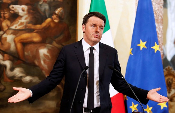 Italy&#039;s Prime Minister Matteo Renzi gestures during a news conference in Rome, Italy, April 7, 2016. REUTERS/Remo Casilli/File Photo
