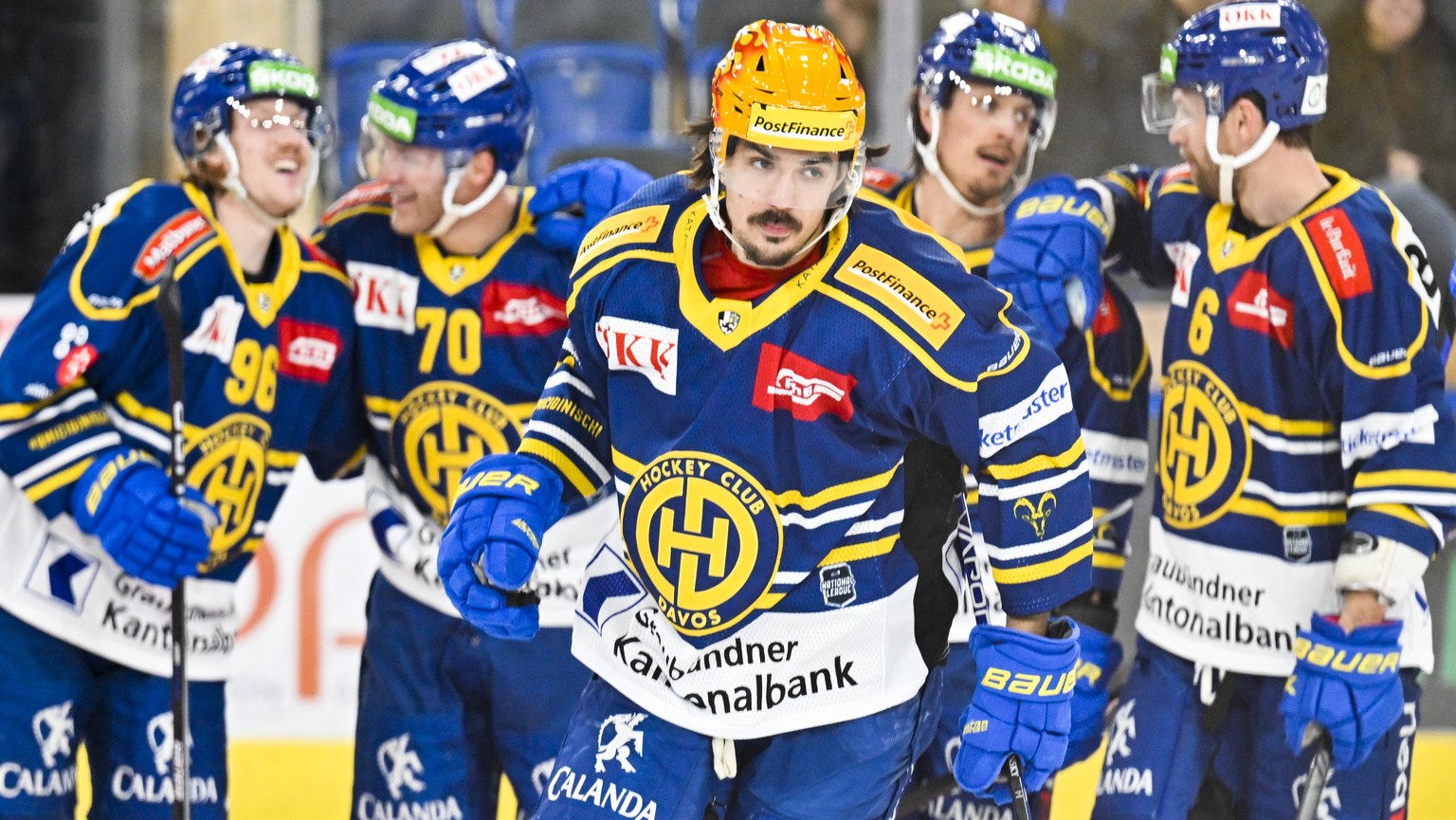 beim Eishockey Spiel der National League zwischen dem HC Davos und dem HC Fribourg-Gotteron, am Sonntag, 11. Dezember 2022, im Eisstadion in Davos. (KEYSTONE/Gian Ehrenzeller)