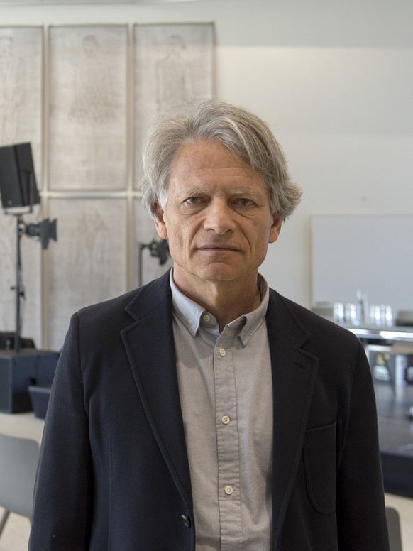 Der Basler Architekt Roger Diener im Stadtmuseum Aarau, am Donnerstag, dem 23. April 2015, in Aarau. Mit dem Erweiterungsbau der Arbeitsgemeinschaft der Architekten Diener und Diener (Basel) und Marti ...