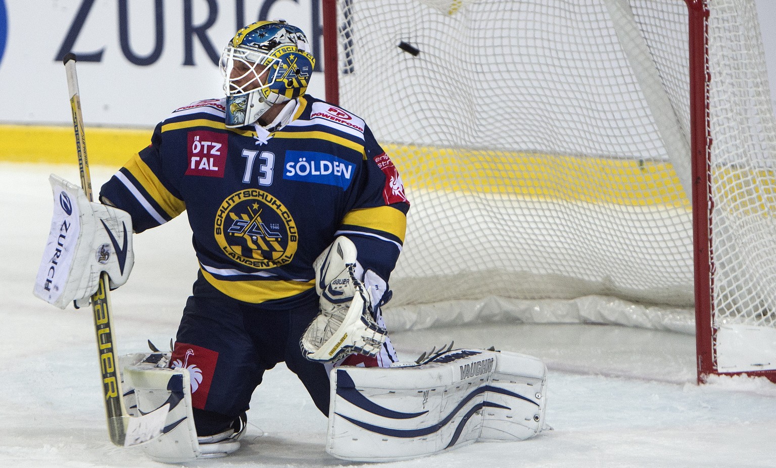 Langenthals Goalie Marco Mathis zum 6 Mal geschlagen, waehrend der zweiten Runde des Swiss Ice Hockey Cup, zwischen dem SC Langenthal und den Rapperswil-Jona Lakers, am Mittwoch, 29. Oktober 2014, in  ...