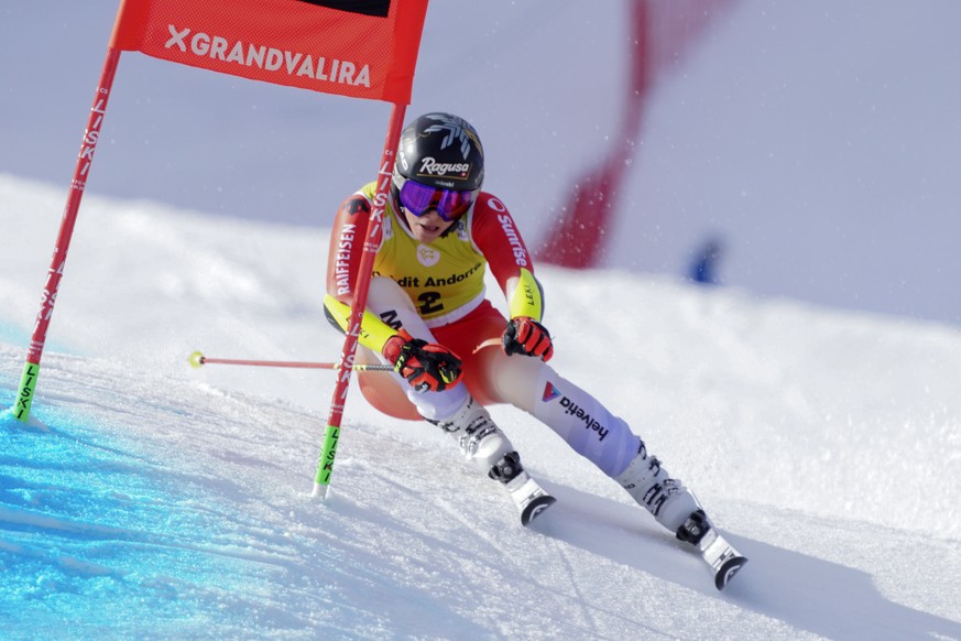 Switzerland&#039;s Lara Gut Behrami competes in an alpine ski, women&#039;s World Cup giant slalom race, in Soldeu, Andorra, Sunday, March 19, 2023. (AP Photo/Giovanni Zenoni)