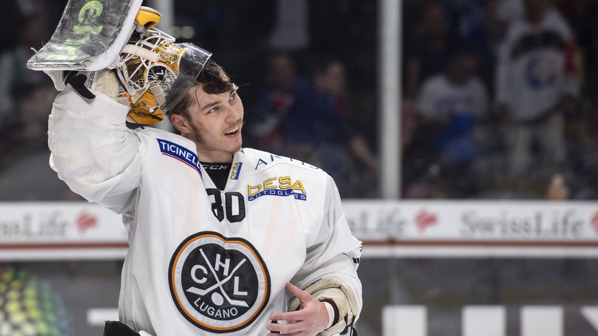 Luganos Goalie Elvis Merzlikins reagiert im sechsten Eishockey Playoff-Finalspiel der National League zwischen den ZSC Lions und dem HC Lugano am Mittwoch, 25. April 2018, im Zuercher Hallenstadion. ( ...