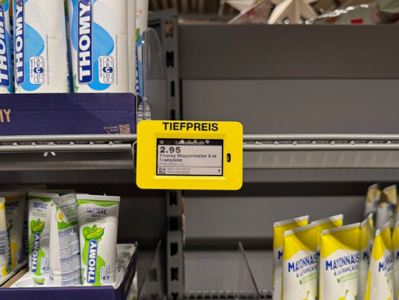 «Lieferunterbruch»: In zahlreichen Migros-Regalen klaffen derzeit Lücken. Betroffen sind grosse Markenartikelhersteller wie Nestlé, etwa mit der «Thomy»-Mayonnaise.