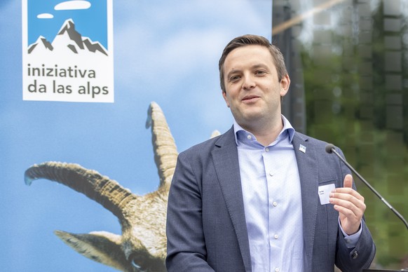 Der Praesident Alpen-Initiative Jon Pult bei seiner Rede anlaesslich des 30. Jubilaeum des Verein Alpen-Initiative vom Samstag, 18. Mai 2019 in Goldau. (KEYSTONE/Urs Flueeler)