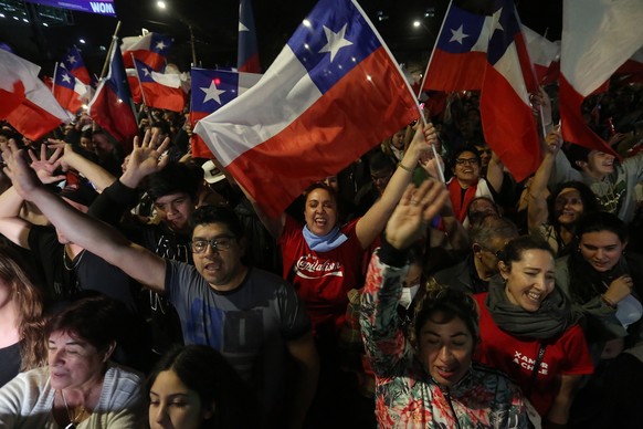 epa10160543 Supporters of the &#039;Rejection&#039; option celebrate the result of the constitutional plebiscite, in Santiago, Chile, 04 September 2022. Chile rejected this 04 September by 62.2% the p ...
