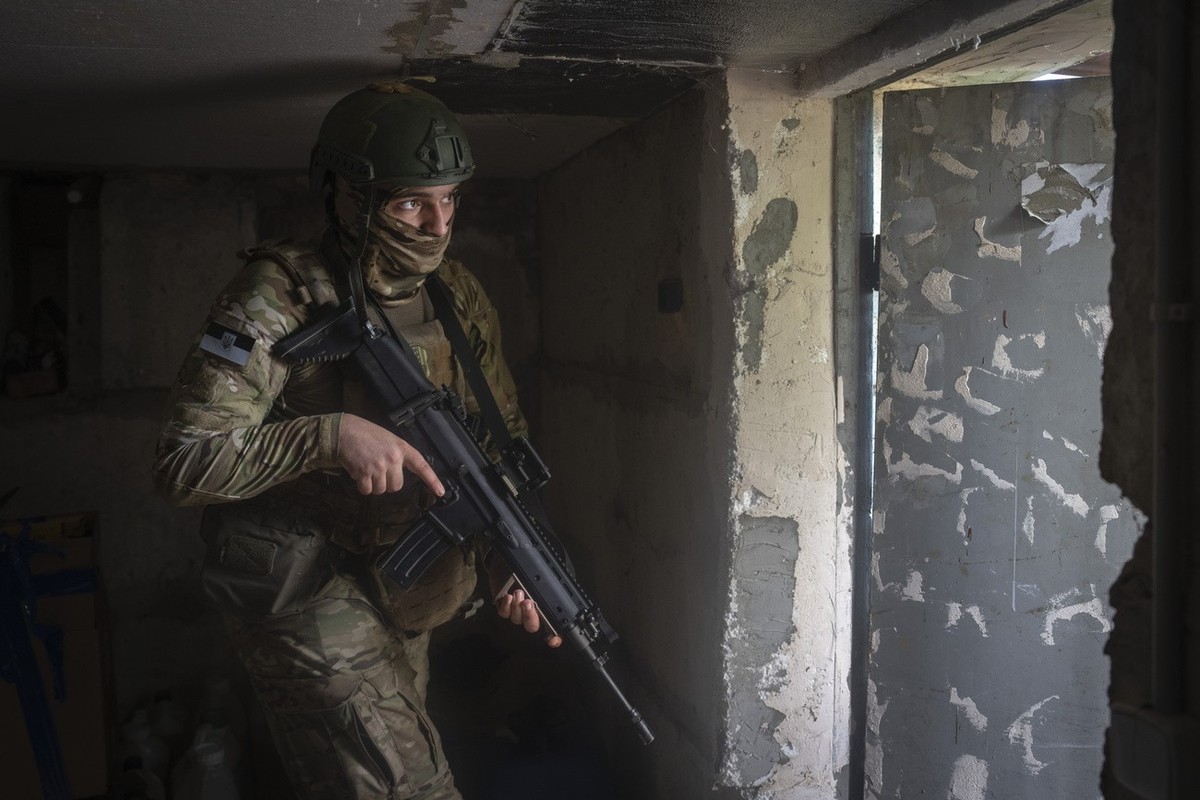 La contre-offensive ukrainienne se déroule lentement et fait l'objet de critiques. Pour les observateurs militaires, il s'agit là d'un changement de tactique qui pourrait s'avérer  ...