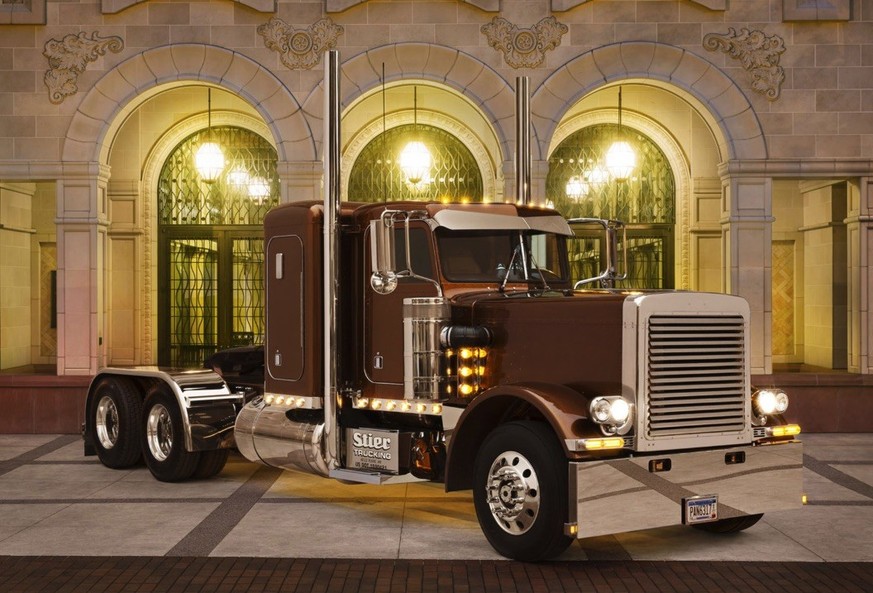 Rigs On Location: Was passiert, wenn ein Modefotograf Trucks fotografiert.

https://rogersnider.com/Categories/Rigs-on-Location/27/thumbs