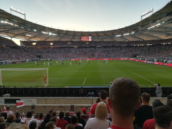Urs Fischers Union Berlin trotzt Stuttgart im Relegations-Hinspiel ein 2:2 ab
War nen geiles Spiel. Die Fahrt von Zürich hat sich definitiv gelohnt.

Und das ist ne super Ausgangslage für Union. Hof ...