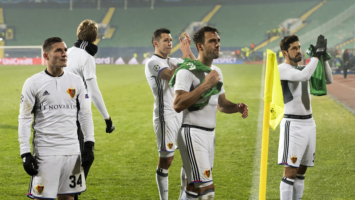 Basel's players thank the fans after an UEFA Champions League Group stage Group A matchday 5 soccer match between Bulgaria's PFC Ludogorets Razgrad and Switzerland's FC Basel 1893 in th ...