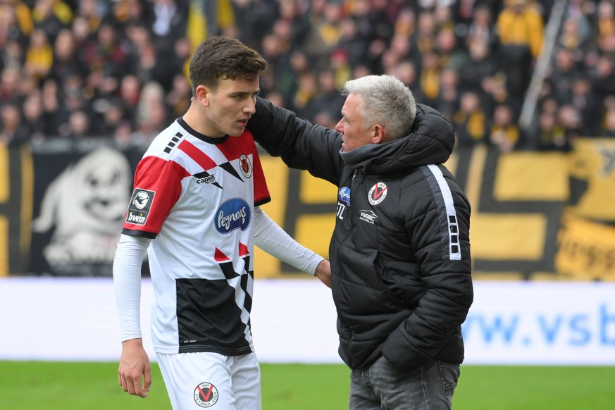 Olaf Janssen Trainer, FC Viktoria Koeln re. und Said El Mala FC Viktoria Koeln li. SG Dynamo Dresden vs. FC Viktoria Koeln, Fussball, 3. Liga, 34. Spieltag, Saison 2023/2024, 20.04.2024 DFB/DFL REGULA ...