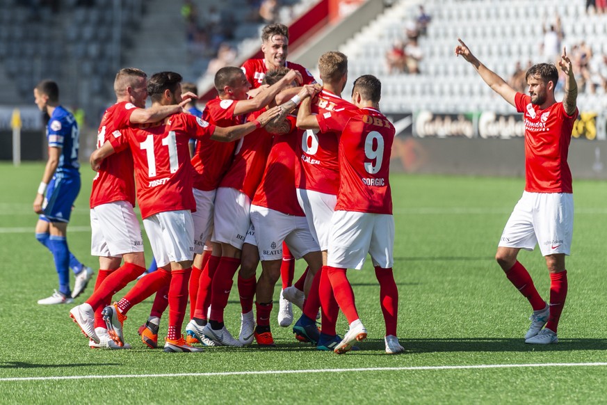 Die Thuner beim jubeln nach einem Tor, im Super League Spiel zwischen dem FC Thun und dem FC Luzern, am Sonntag, 29. Juli 2018 in der Stockhorn Arena in Thun. (KEYSTONE/Patrick Huerlimann)