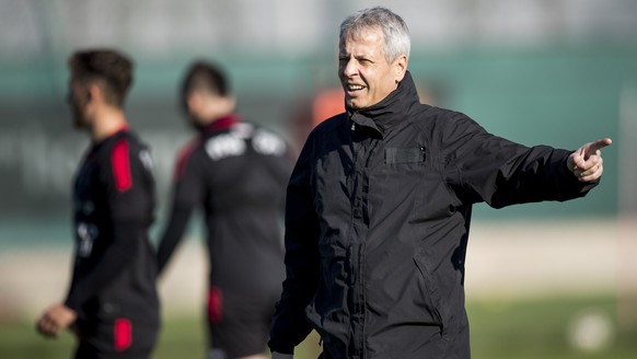 OGC Nice&#039;s Swiss head coach Lucien Favre leads a training session, in Nice, France, Tuesday, December 6, 2016. (KEYSTONE/Jean-Christophe Bott)