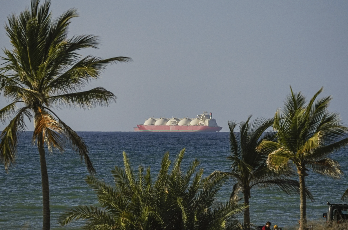 Ein Tanker vor Oman auf dem Weg zur Strasse von Hormus.