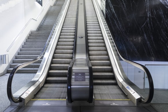 Escalators from Schindler and stairs lead from the car park Serletta to the railway station and the village of St. Moritz, pictured in St. Moritz, Switzerland, on April 7, 2017. (KEYSTONE/Gaetan Bally ...