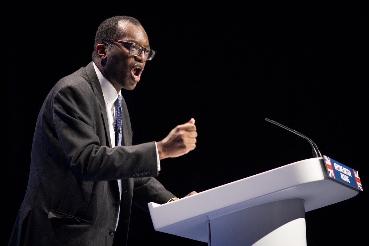 epa10221501 Britain's Chancellor of the Exchequer Kwasi Kwarteng gives his keynote speech at Conservative Party Conference in Birmingham, Britain, 03 October 2022. The government announced a U-tu ...