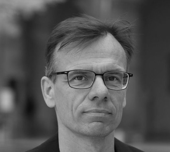 Gerald Posselt ist Senior-Lecturer am Institut für Philosophie der Universität Wien und Forschungsleiter des FWF-Projekts «Language and Violence».