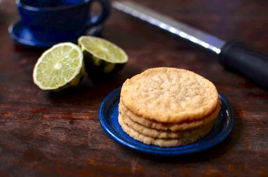 Guyana Lime Cookies guetzli essen food weihnachten xmas http://www.butteryum.org/blog/2014/03/guyanese-lime-cookies.html